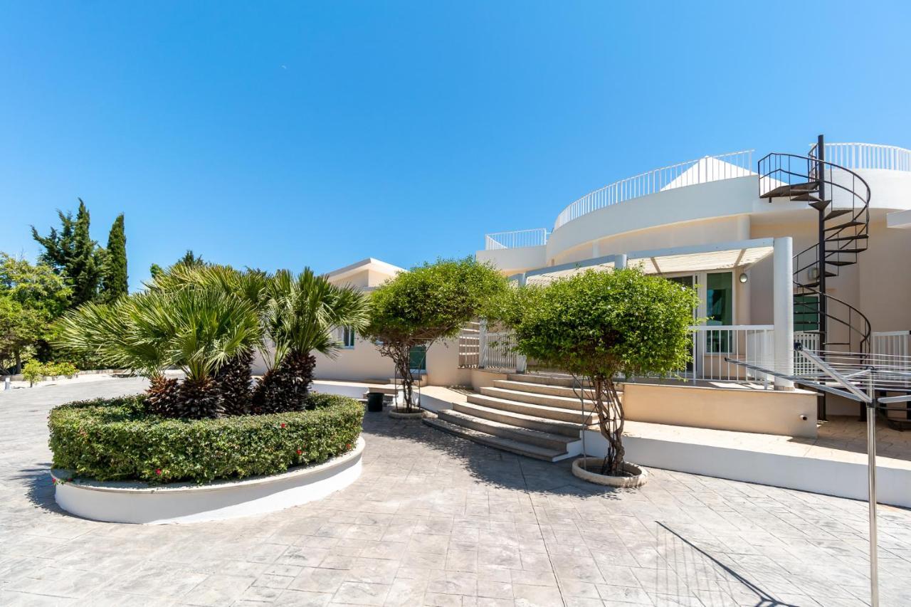 Villa Amelia By Ezoria *